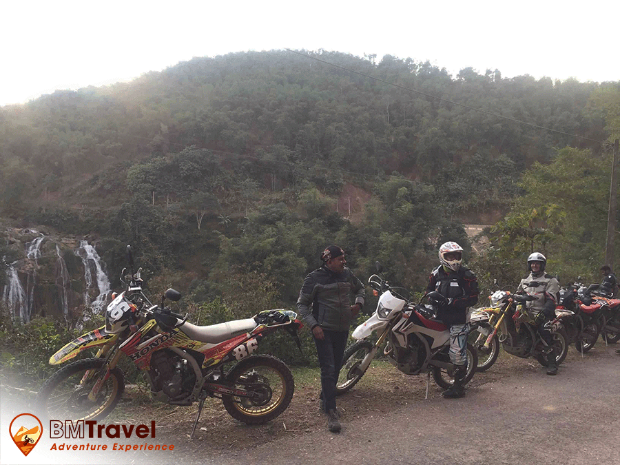 kham-pha-duongam-thuc-cua-bac-va-trung-trong-10-ngay-cung-vietnam-motorbike-tours-3